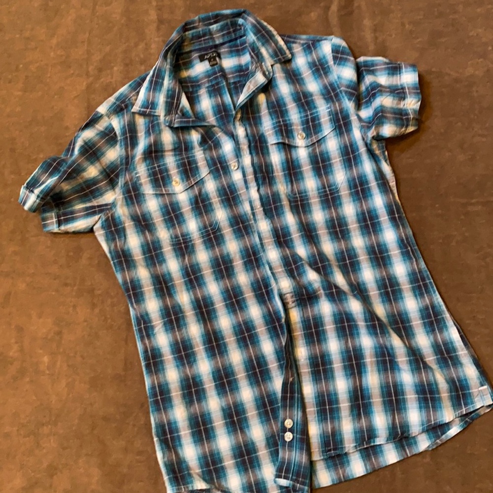Apt 9 shirt